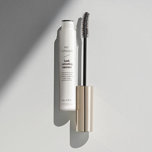 MISSHA No Retouch Lash Correcting Mascara 9.5g #Clear with sleek gold cap and precision brush for natural lash definition and nourishment.